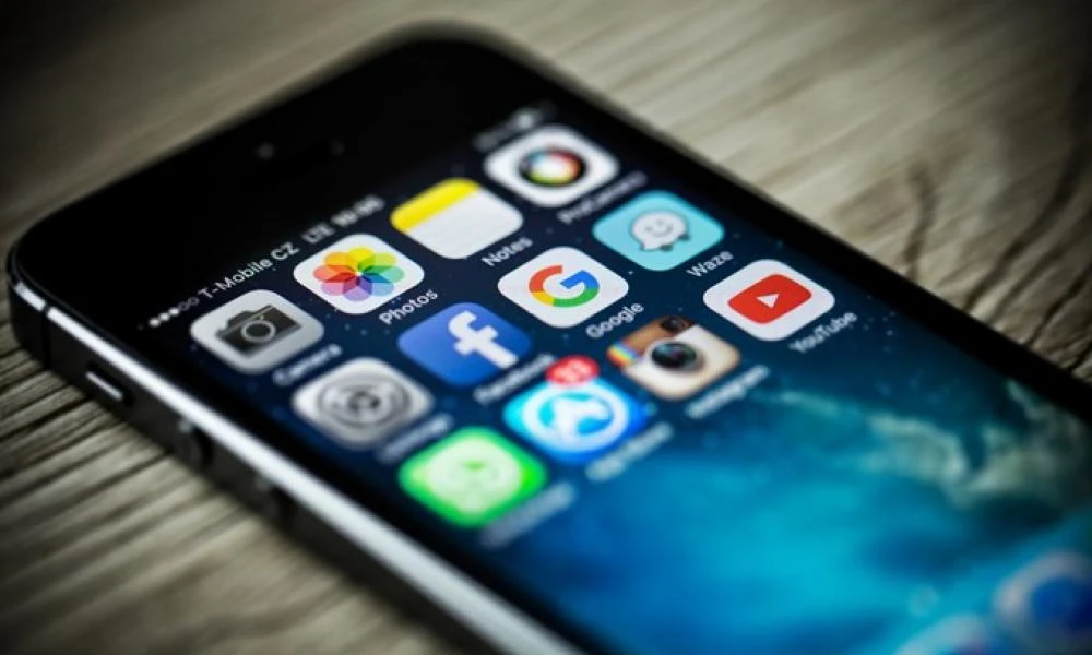 Στο «στόχαστρο» της Κομισιόν Apple, Alphabet και Meta